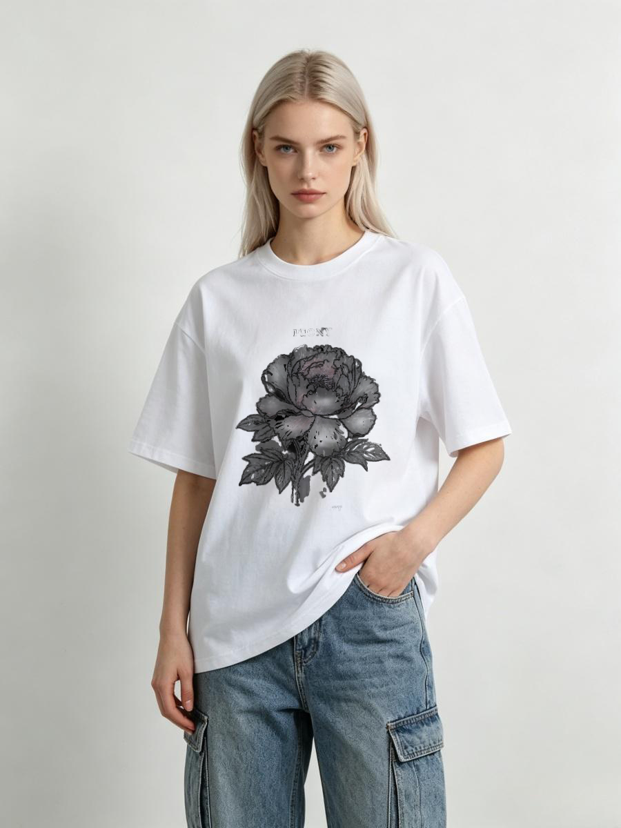 Women'S Fashion Market Size - 女性用Tシャツ、現代的なサイズ、最新のプロポーショニング、現在のファッションフィットスタイル、現代市場の若い大人向けサイズ
