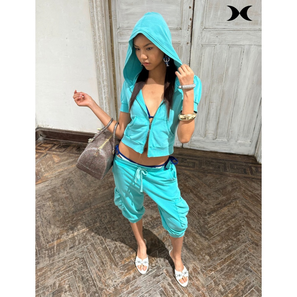 Women'S Fashion Suit - アメリカンストリートスパイスガールスタイル半袖フード付きジッパーコート、七分丈パンツスーツ、無地ファッションスポーツスタイル。