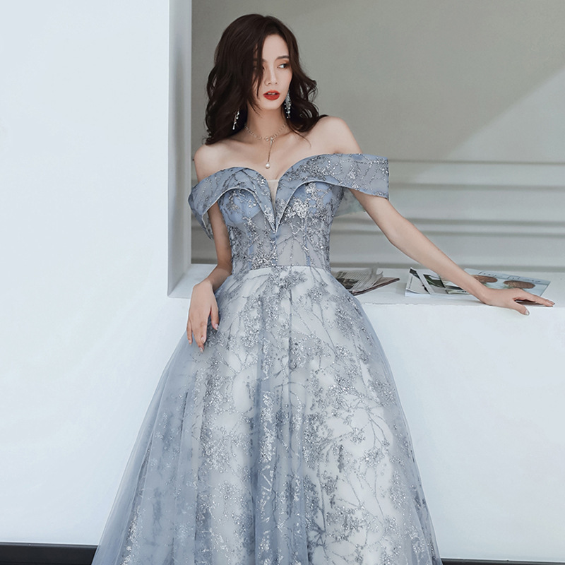 スモークグレー ワンショルダー イブニングドレス 司会者 成 - Women Fashion Gown のレビューと価格